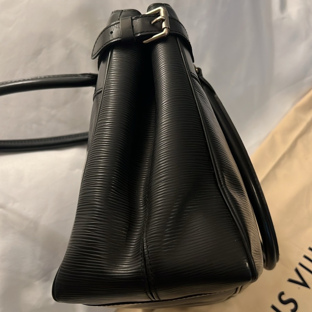 Louis Vuitton Black Epi Leather Passy GM Bag - Picture 5 of 16